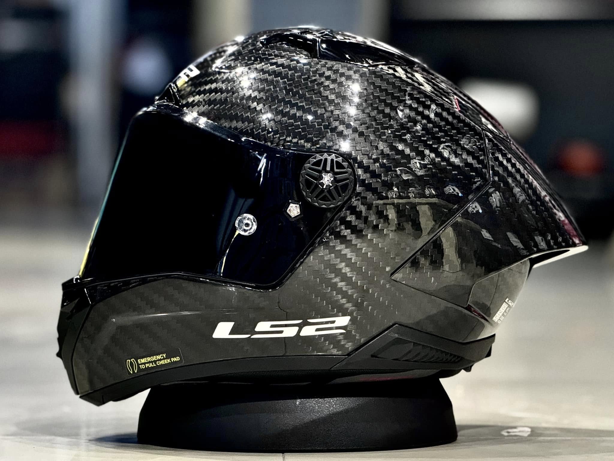LS2 FF805 THUNDER CARBON GP AERO – BikeFormers
