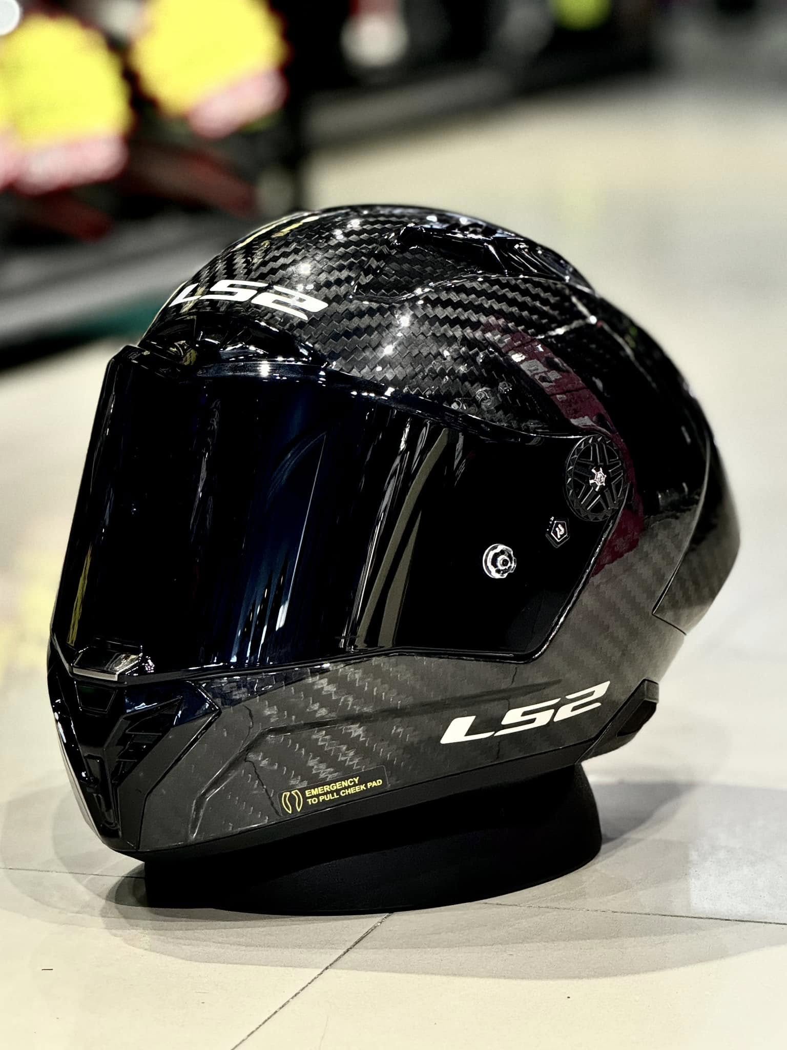 LS2 FF805 THUNDER CARBON GP AERO – BikeFormers