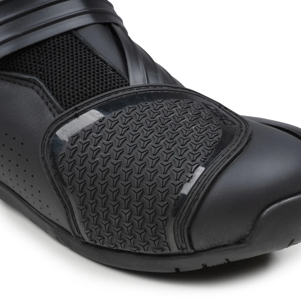 DSG GP-1 RIDING BOOTS BLACK RED