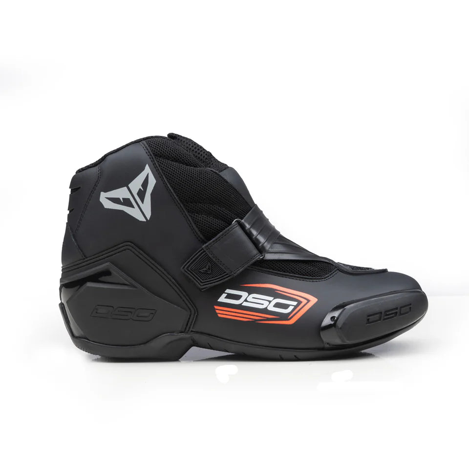 DSG GP-1 RIDING BOOTS BLACK RED