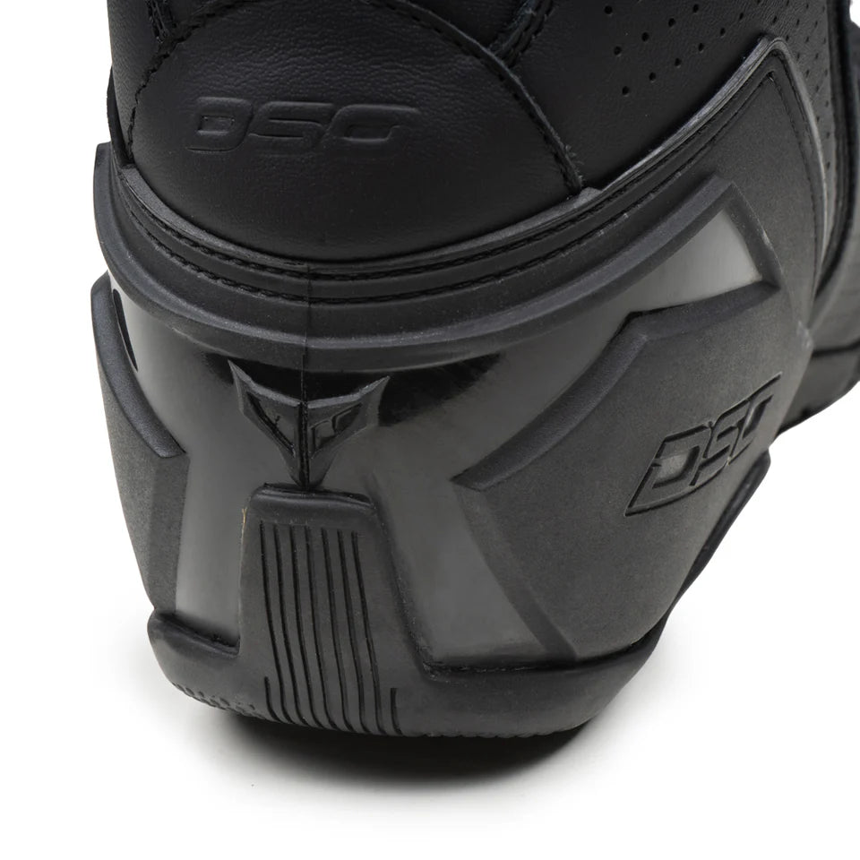 DSG GP-1 RIDING BOOTS BLACK RED