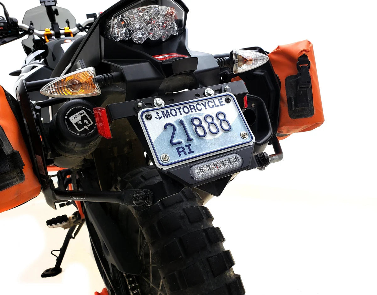 B6 LED BRAKE LIGHT KIT WITH LICENSE PLATE MOUNT