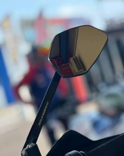 GOLDRUNWAY MIRRORS UNIVERSAL
