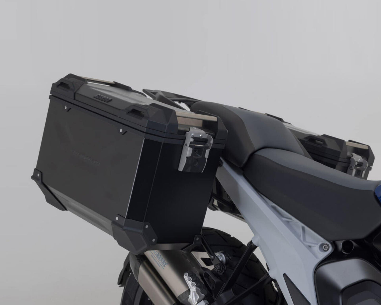 SW-MOTECH TRAX ADV SIDE CASE SYSTEM FOR BMW R 1300 GS – 37/37 L – BLACK